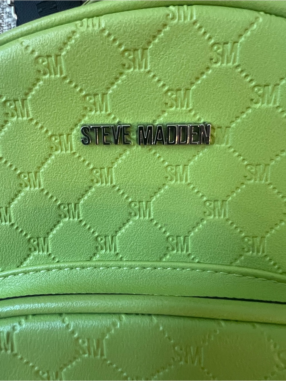Steve Madden Neon Lime Quilted Mini Backpack super cute with sunglasses case - Picture 3 of 16